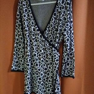 Diane Von Furstenberg Black and White Textured Top